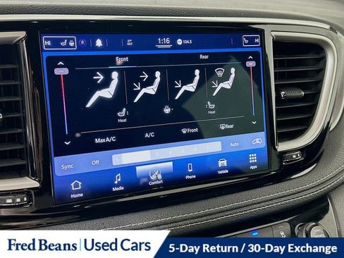 Used 2021 Chrysler Pacifica Touring-L w/ S Appearance Package image 17