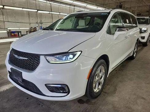 Used 2021 Chrysler Pacifica Limited w/ Premium & Safety Sphere Group image 5