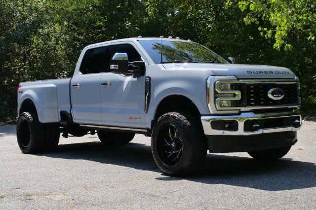 Used 2024 Ford F350 Lariat w/ Lariat Ultimate Package AWD/4WD image 4
