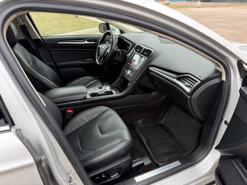 Used 2017 Ford Fusion Energi Titanium image 28