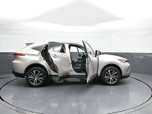 Used 2024 Toyota Venza LE AWD/4WD image 41