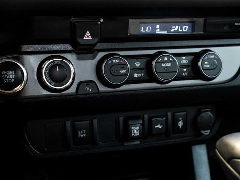 Used 2021 Toyota Tacoma TRD Off-Road image 25