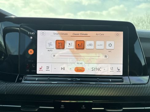 Used 2023 Volkswagen Golf R image 20