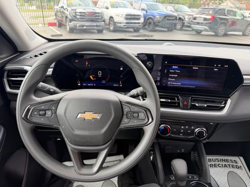 Used 2026 Chevrolet TrailBlazer LT AWD/4WD image 12