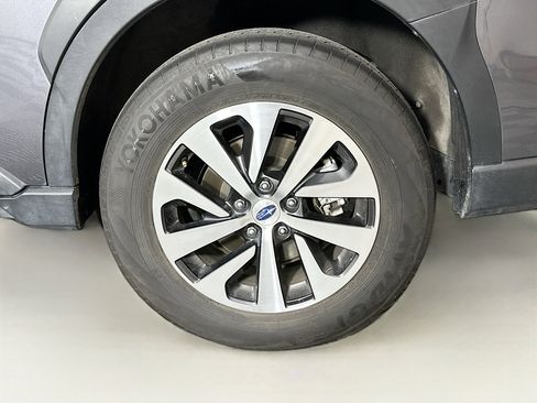 Used 2025 Subaru Outback Premium image 11