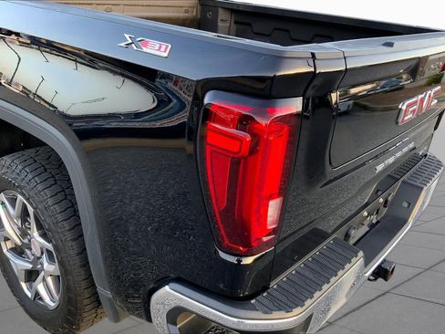 Used 2023 GMC Sierra 1500 SLT w/ SLT Premium Package AWD/4WD image 27