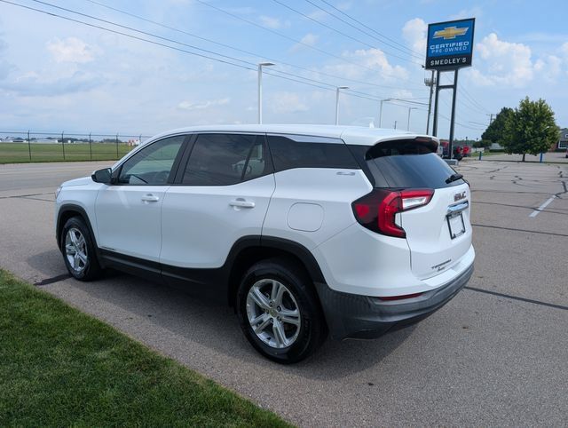 Used 2024 GMC Terrain SLE FWD image 10
