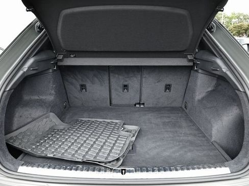 Used 2024 Audi Q3 2.0T Premium image 31