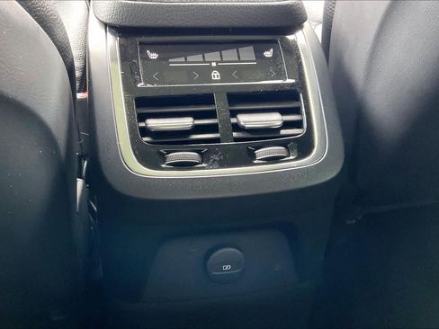 Used 2022 Volvo XC90 T8 Inscription Expression w/ Advanced Package image 38