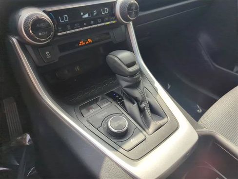 Certified 2025 Toyota RAV4 LE AWD/4WD image 17