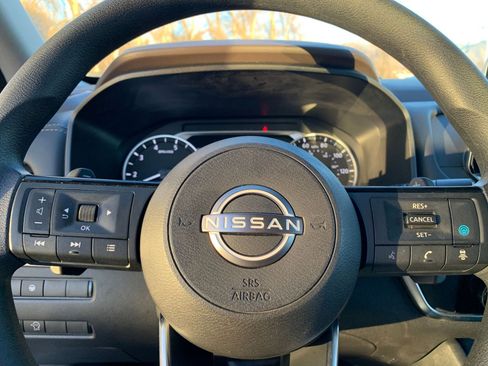 Used 2023 Nissan Rogue SV image 28