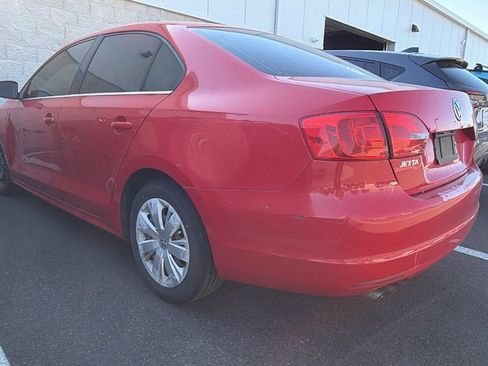 Used 2013 Volkswagen Jetta SE FWD image 3