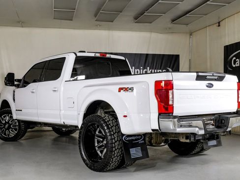 Used 2022 Ford F350 Lariat image 10