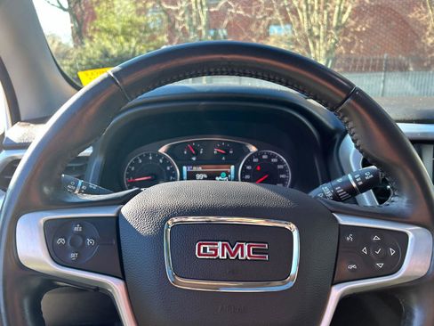 Used 2019 GMC Acadia SLT image 13