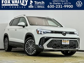 Used 2025 Volkswagen Taos SE w/ Panoramic Sunroof Package video 1