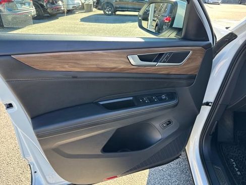 Certified 2024 Volkswagen Atlas SE image 11