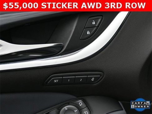 Used 2024 Buick Enclave Premium image 12