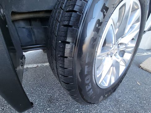 Used 2022 Chevrolet Silverado 1500 LTZ image 41