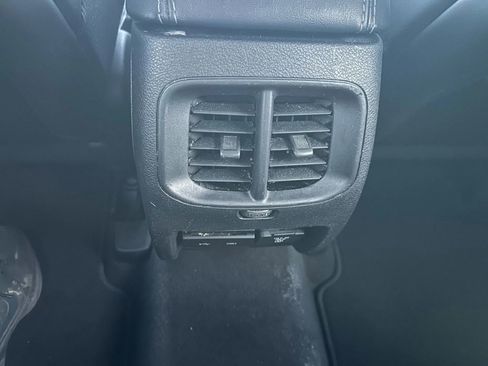 Used 2020 Jeep Cherokee Limited FWD image 32