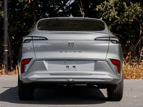 New 2025 Buick Envista Avenir image 7