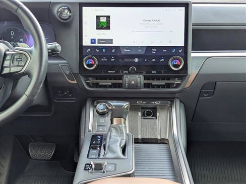 Used 2024 Lexus GX 550 w/ Accessory Package (2T) AWD/4WD image 15