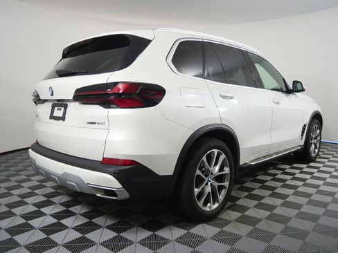Used 2026 BMW X5 sDrive40i image 3
