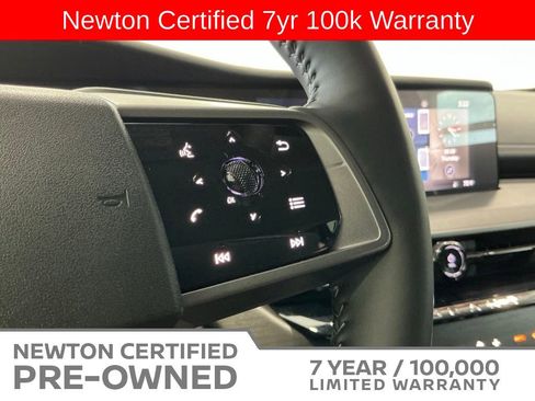 Used 2025 Nissan Murano SV AWD/4WD image 29
