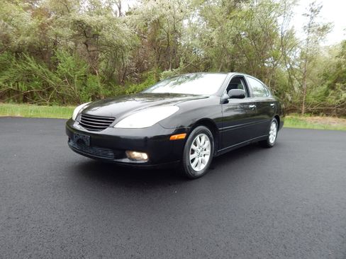 Used 2003 Lexus ES 330 FWD image 1