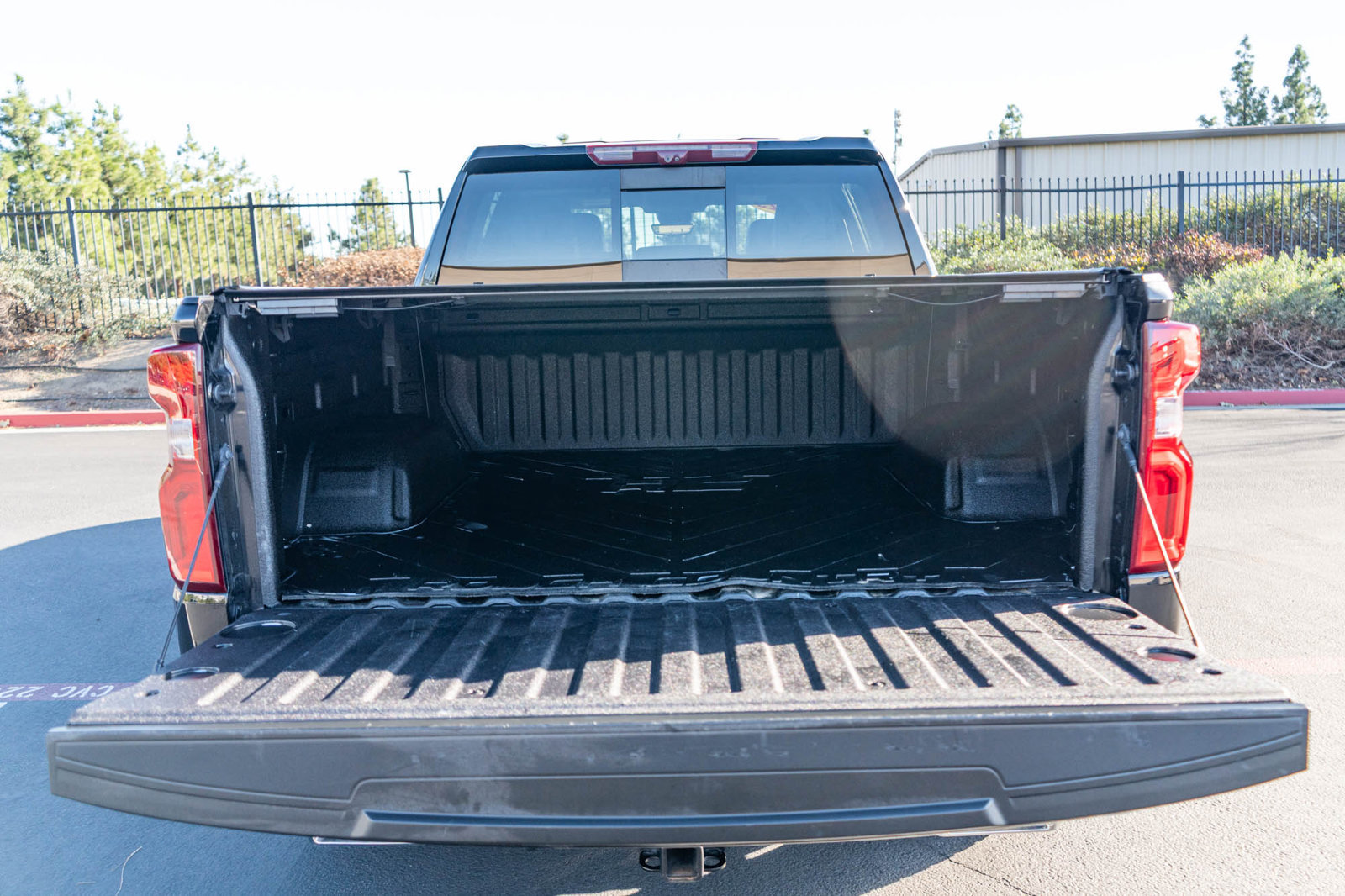 Used 2023 Chevrolet Silverado 1500 LTZ w/ Technology Package AWD/4WD image 24