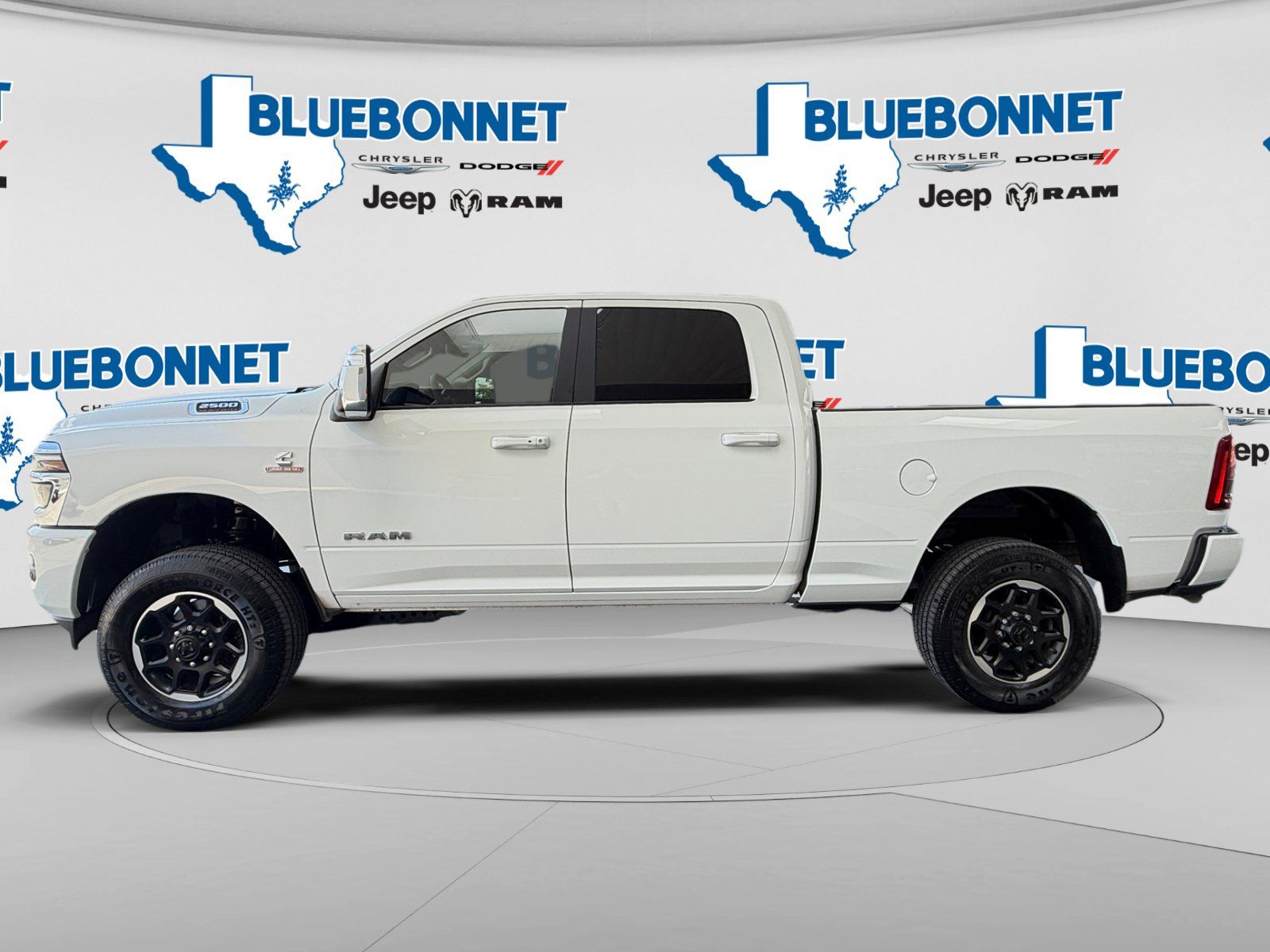 Used 2025 RAM 2500 Laramie AWD/4WD image 8
