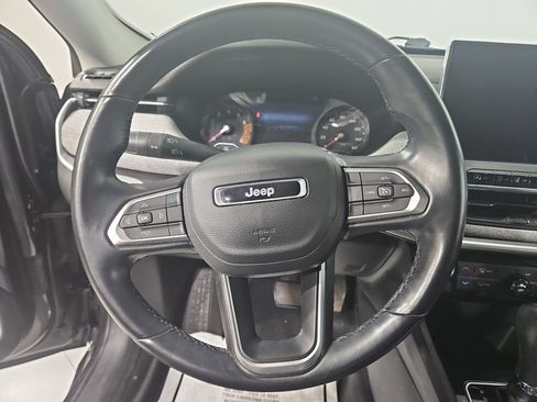Used 2022 Jeep Compass Latitude w/ Mopar Graphics Package AWD/4WD image 15
