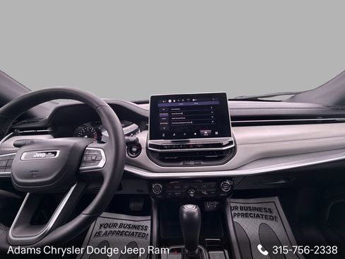 Used 2025 Jeep Compass Limited image 15