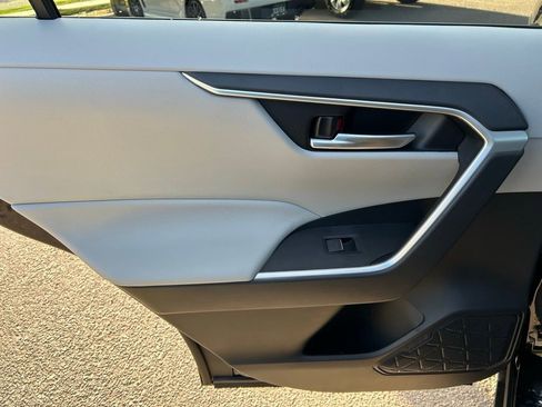 Used 2025 Toyota RAV4 XLE image 28
