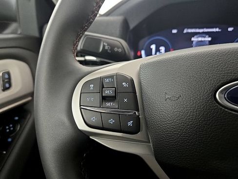 Used 2026 Ford Explorer Active RWD image 18