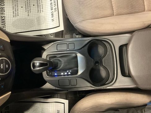Used 2019 Hyundai Santa Fe XL SE FWD image 18