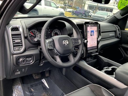 Used 2025 RAM 1500 Laramie image 16