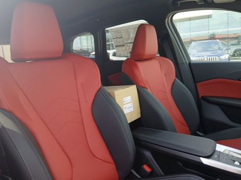 New 2025 BMW X1 xDrive28i w/ Technology Package image 15