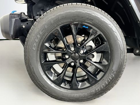 Used 2023 Jeep Wrangler Unlimited Sahara w/ Cold Weather Group AWD/4WD image 11