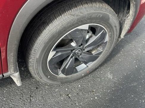 Certified 2026 Nissan Rogue SV FWD image 11