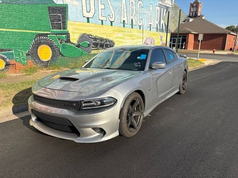 Used 2018 Dodge Charger R/T Scat Pack RWD image 2