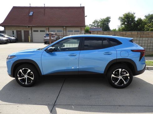 Used 2025 Chevrolet Trax RS w/ Driver Confidence Package FWD image 5