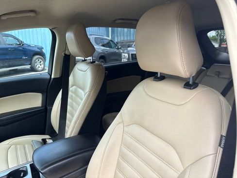 Used 2023 Ford Edge SEL w/ Convenience Package AWD/4WD image 9