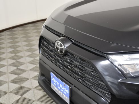 Used 2022 Toyota RAV4 XLE w/ Convenience Package AWD/4WD image 11