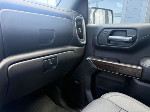 Used 2021 Chevrolet Silverado 1500 LT Trail Boss w/ Convenience Package II AWD/4WD image 10