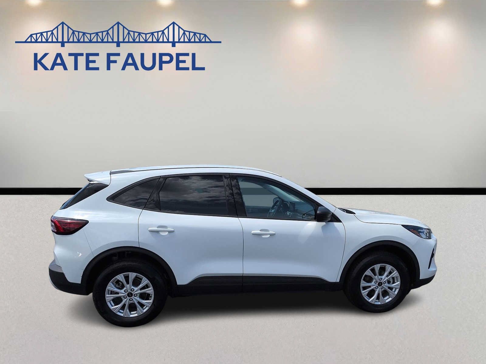 Used 2025 Ford Escape Active AWD/4WD image 8