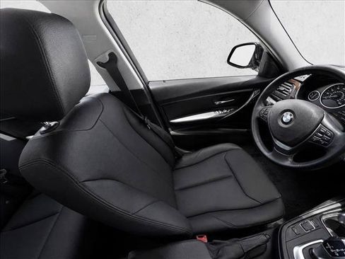Used 2015 BMW 320i xDrive Sedan AWD/4WD image 16