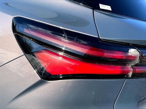 Used 2025 Chevrolet Equinox EV LT w/ Convenience Package image 32