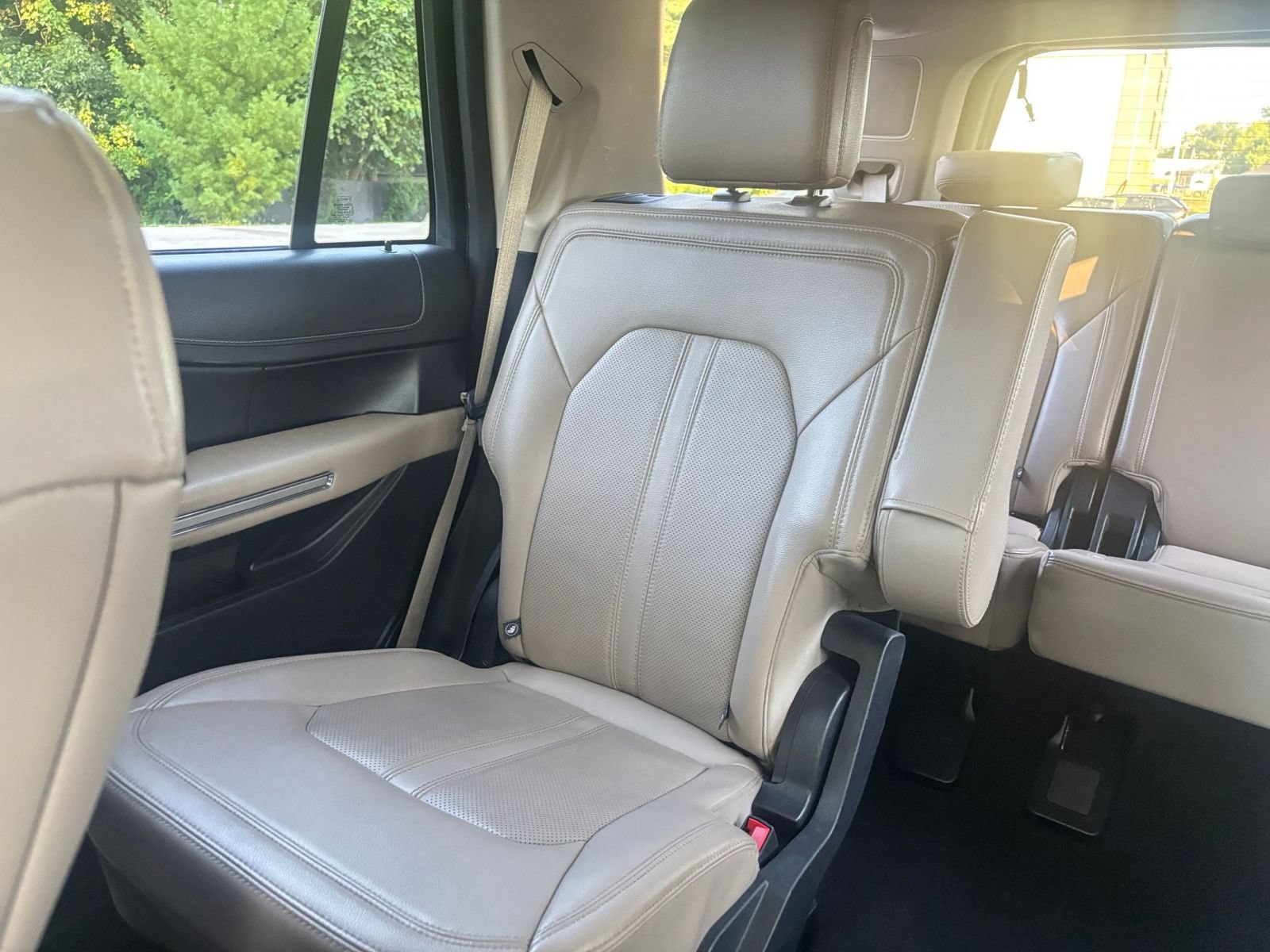 Used 2024 Ford Expedition Limited RWD image 43