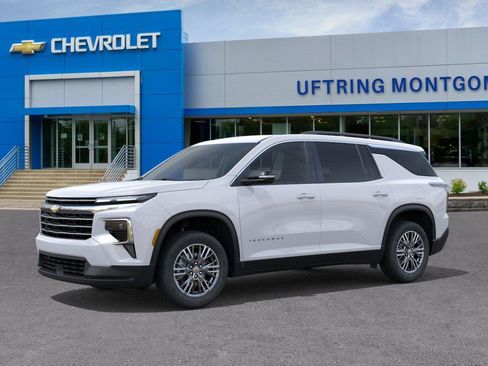 New 2026 Chevrolet Traverse LT w/ Driver Confidence Package AWD/4WD image 2