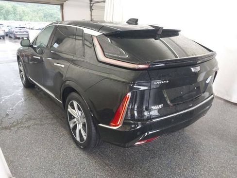 Used 2024 Cadillac Lyriq Tech AWD/4WD image 5